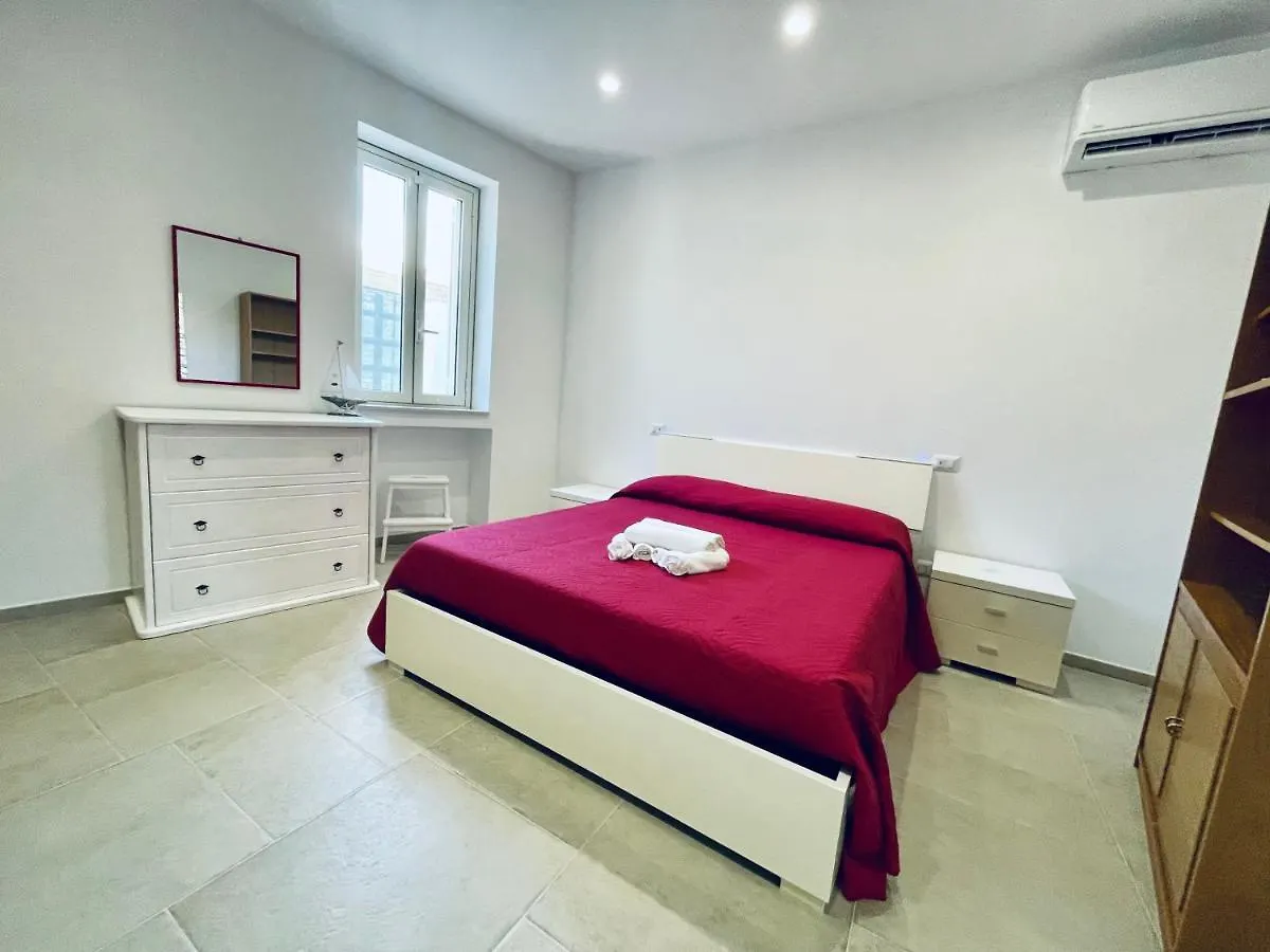 A 2 passi dal mare Torre Faro LA PUNTA SeaHouse Lejlighed